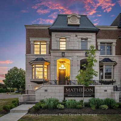 249,&nbsp;Rebecca, 1002 - CO Central, Oakville