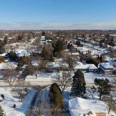 317, Sunset, 1020 - WO West, Oakville