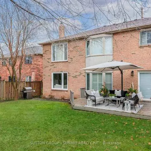 Premium freehold home for sale: 1104, Ambercroft, 1007 - GA Glen Abbey, Oakville