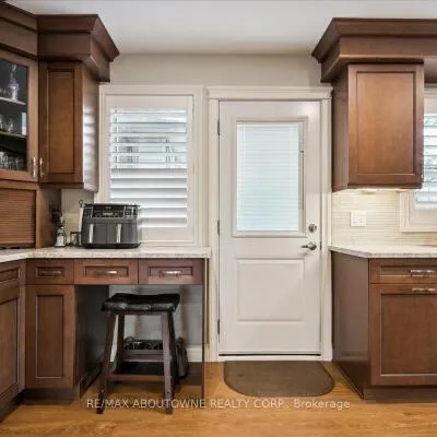 2033,&nbsp;Saxon, 1020 - WO West, Oakville