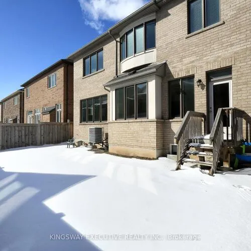 Premium freehold home for sale: 224, Cherryhurst, 1008 - GO Glenorchy, Oakville