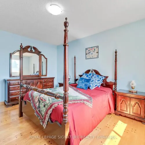 Premium freehold home for sale: 2921, Caradoc, 1004 - CV Clearview, Oakville