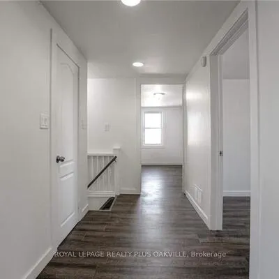 564,&nbsp;Lyons, 1014 - QE Queen Elizabeth, Oakville