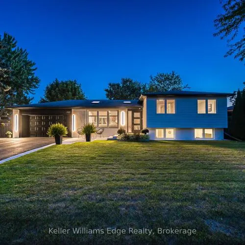 Premium freehold home for sale: 400, Sunset, 1020 - WO West, Oakville