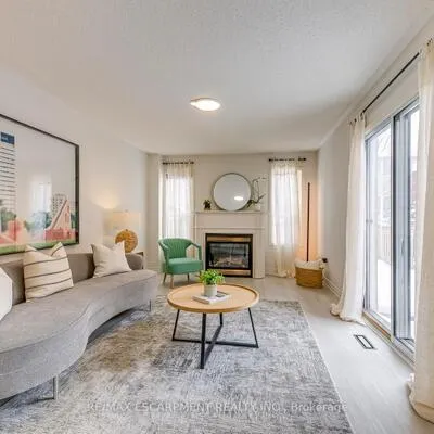 2468, Newcastle, 1022 - WT West Oak Trails, Oakville