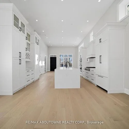 Premium freehold home for sale: 2091, Bridge, 1020 - WO West, Oakville