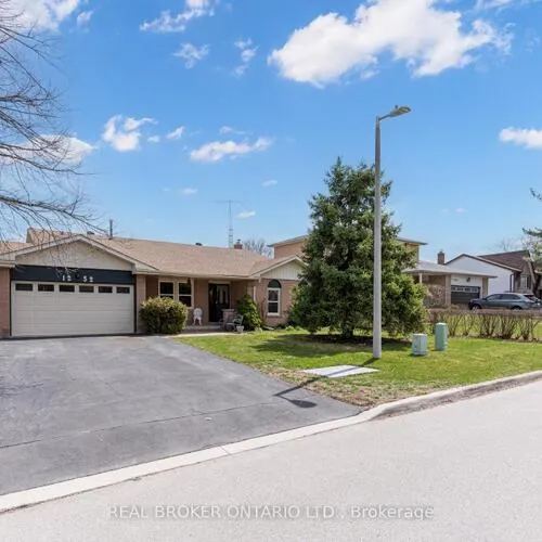 Premium freehold home for sale: 1252, Lakeview, 1005 - FA Falgarwood, Oakville