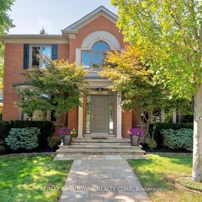 11,&nbsp;Morrison Creek, 1015 - RO River Oaks, Oakville