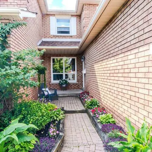 Premium freehold home for sale: 1237, Blackburn, 1007 - GA Glen Abbey, Oakville