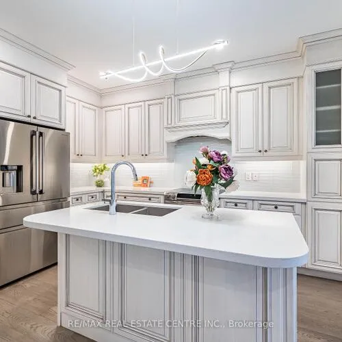 Premium freehold home for sale: 3253, Mintwood, 1008 - GO Glenorchy, Oakville