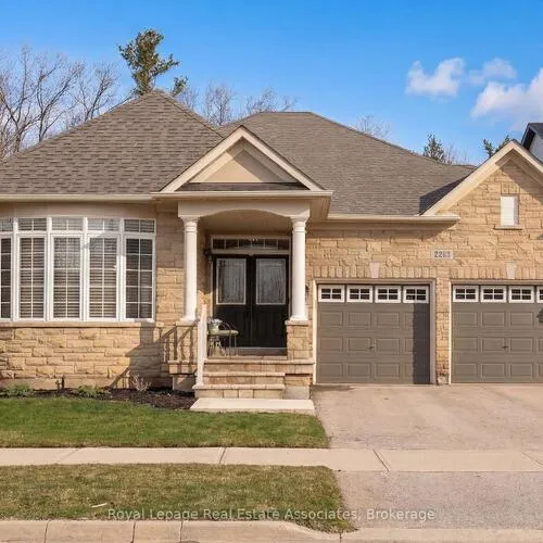 Premium freehold home for sale: 2263, Wuthering Heights, 1000 - BC Bronte Creek, Oakville