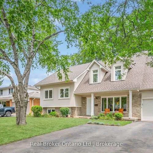 Premium freehold home for sale: 285, Surrey, 1001 - BR Bronte, Oakville