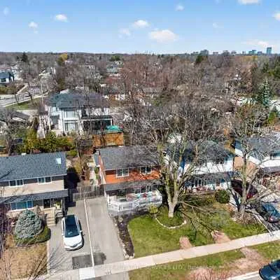 141,&nbsp;Oakdale, 1003 - CP College Park, Oakville