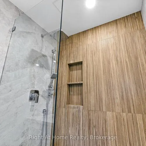 Premium freehold home for sale: 230, Poole, 1015 - RO River Oaks, Oakville