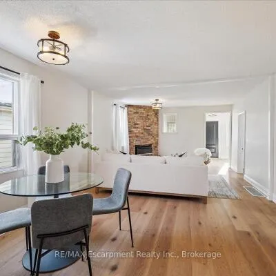 135,&nbsp;DEANE, 1002 - CO Central, Oakville