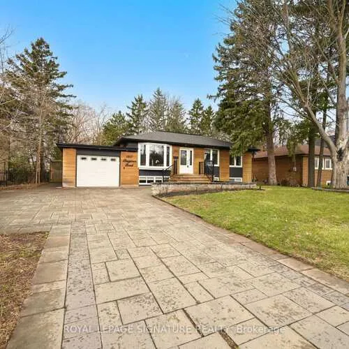 Premium freehold home for sale: 1207, Pinegrove, 1020 - WO West, Oakville