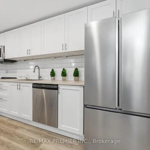 Premium freehold home for sale: 2304, Sovereign, 1001 - BR Bronte, Oakville