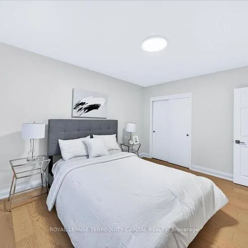 Premium freehold home for sale: 65, Glenmanor, 1002 - CO Central, Oakville