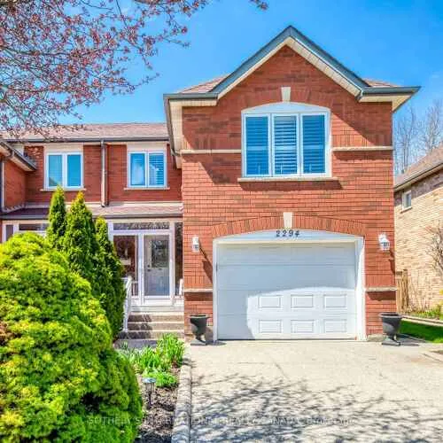 Premium freehold home for sale: 2294, Dale Ridge, 1022 - WT West Oak Trails, Oakville