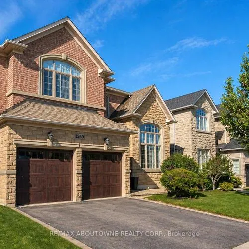 Premium freehold home for sale: 3260, Ribble, 1000 - BC Bronte Creek, Oakville