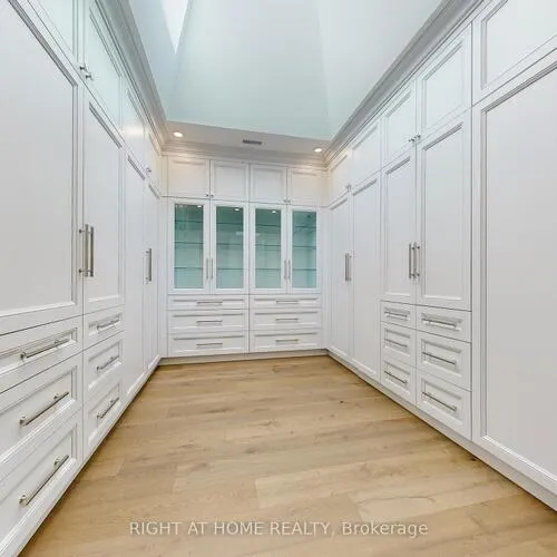 Premium freehold home for sale: 172, Burgundy, 1011 - MO Morrison, Oakville