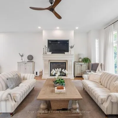74,&nbsp;West, 1001 - BR Bronte, Oakville