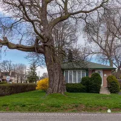 493,&nbsp;Lees, 1020 - WO West, Oakville