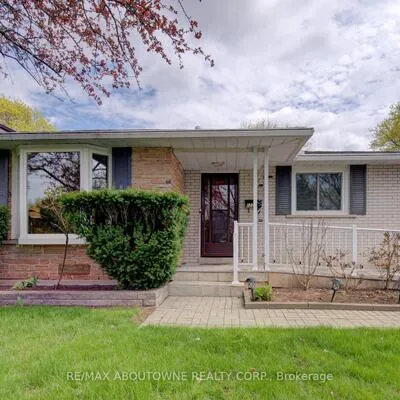 1229,&nbsp;Owen, 1003 - CP College Park, Oakville