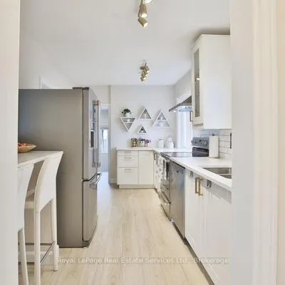 7,&nbsp;Stewart, 1002 - CO Central, Oakville