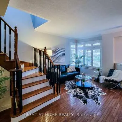 2624,&nbsp;Castle Hill, 1015 - RO River Oaks, Oakville