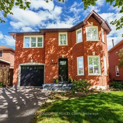 Premium freehold home for sale: 1399, Cobbler, 1007 - GA Glen Abbey, Oakville