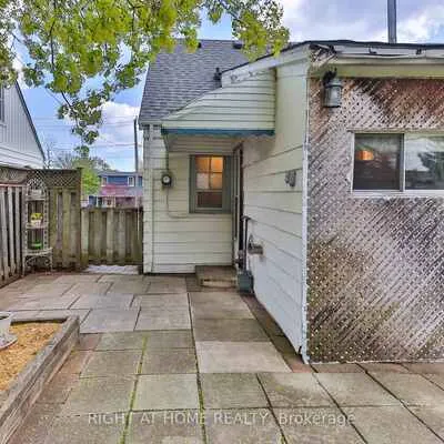 37,&nbsp;Stewart, 1002 - CO Central, Oakville