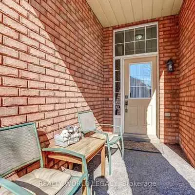 2313,&nbsp;Newcastle, 1022 - WT West Oak Trails, Oakville