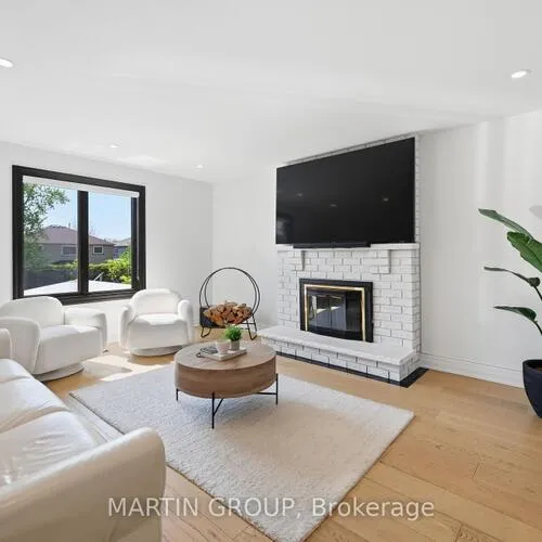 Premium freehold home for sale: 376, Carrier, 1015 - RO River Oaks, Oakville