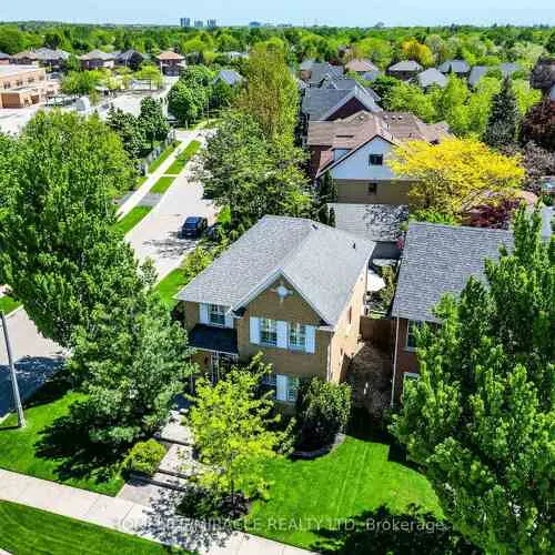 Premium freehold home for sale: 464, Ambleside, 1015 - RO River Oaks, Oakville