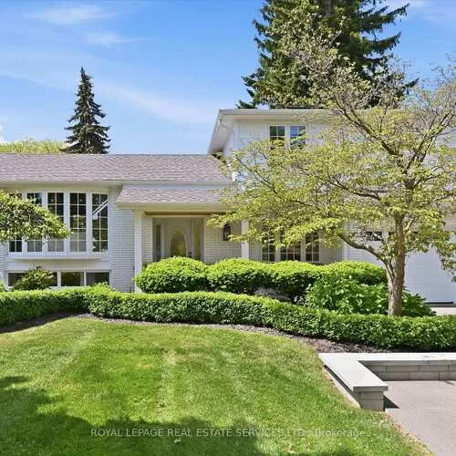 Premium freehold home for sale: 194, Solingate, 1001 - BR Bronte, Oakville