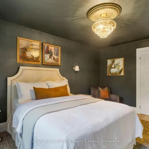 Premium freehold home for sale: 312, Pinegrove, 1020 - WO West, Oakville