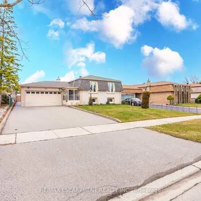 305,&nbsp;Pinegrove, 1020 - WO West, Oakville