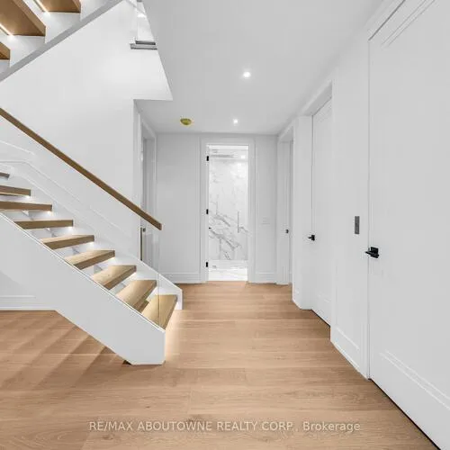 Premium freehold home for sale: 152, Third, 1001 - BR Bronte, Oakville