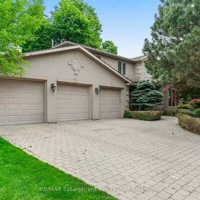 2372,&nbsp;Carrington, 1006 - FD Ford, Oakville