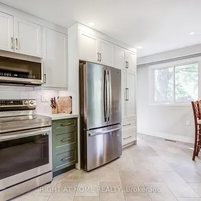75,&nbsp;Ridge, 1003 - CP College Park, Oakville