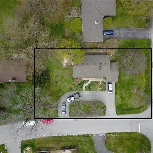 Premium freehold home for sale: 122, Selgrove, 1017 - SW Southwest, Oakville