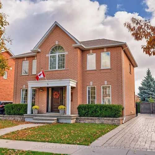 Premium freehold home for sale: 134, Westchester, 1015 - RO River Oaks, Oakville