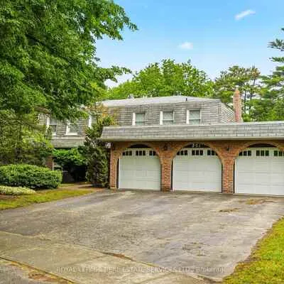 251,&nbsp;Dolphin, 1011 - MO Morrison, Oakville