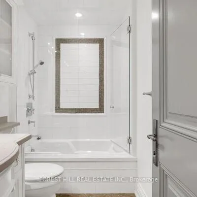 240,&nbsp;Poplar, 1011 - MO Morrison, Oakville
