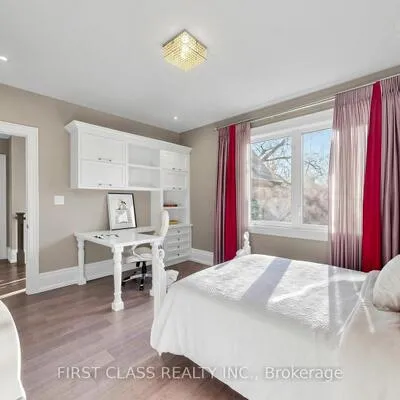 2194,&nbsp;ELMHURST, 1006 - FD Ford, Oakville