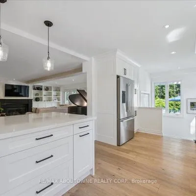489,&nbsp;Rebecca, 1020 - WO West, Oakville