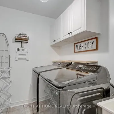2033,&nbsp;Trawden, 1000 - BC Bronte Creek, Oakville