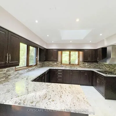 2194,&nbsp;Lower Base, 1040 - OA Rural Oakville, Oakville