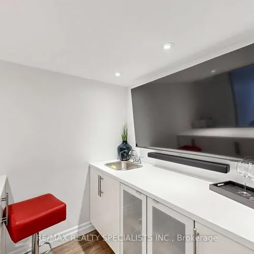 Premium freehold home for sale: 3275, Stalybridge, 1000 - BC Bronte Creek, Oakville